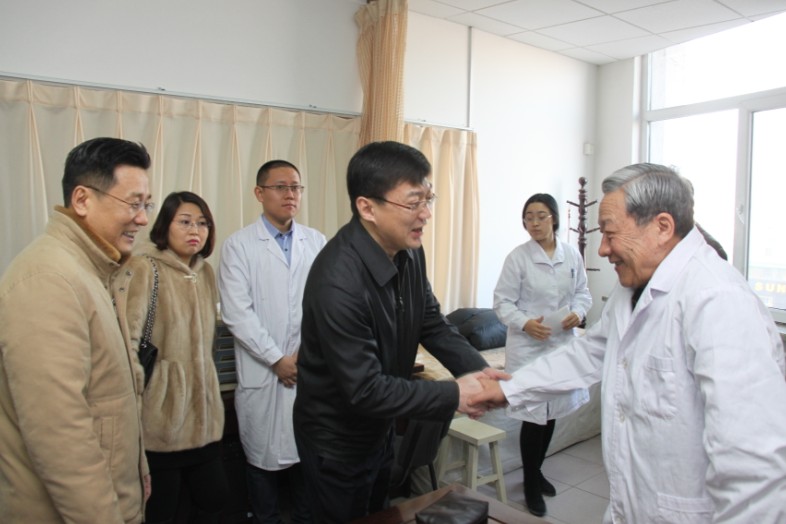 院领导走访慰问名老专家